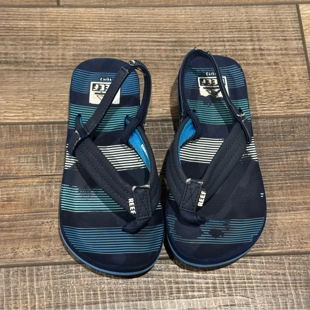 Reef Little Ahi Flip Flops Sandals Kids Size 11/12 Heel Strap Black Blue